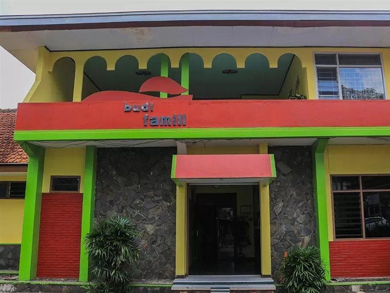 Oyo Life 1708 Hotel Budi Famili 1 Syariah Ciamis Exteriér fotografie
