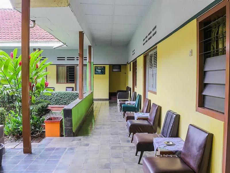 Oyo Life 1708 Hotel Budi Famili 1 Syariah Ciamis Exteriér fotografie